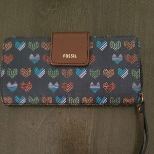 Fossil Madison Navy Wristlet Wallet with Multicolor Heart Print